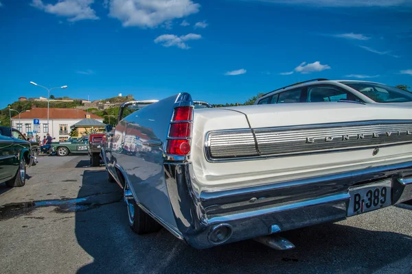 1963 Pontiac Bonneville Üstü açılır, renkli resim