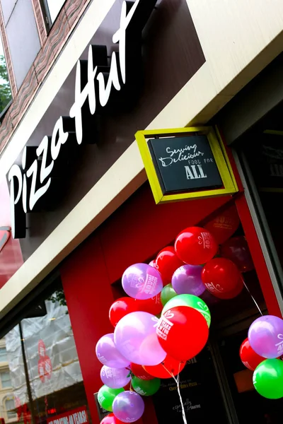 Pizza Hut Oxford Street London — Stock Photo, Image