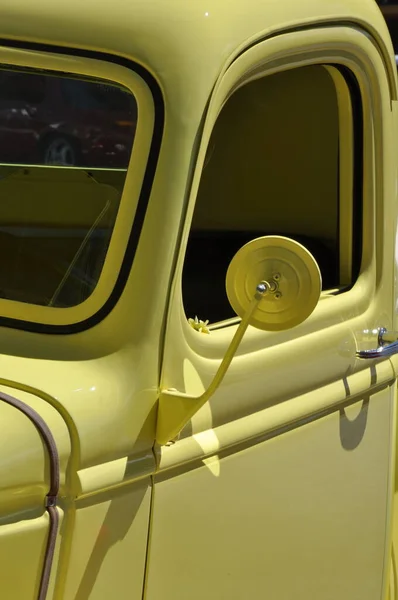 Vintage Κλασικό Αμερικανικό Αυτοκίνητο — Φωτογραφία Αρχείου