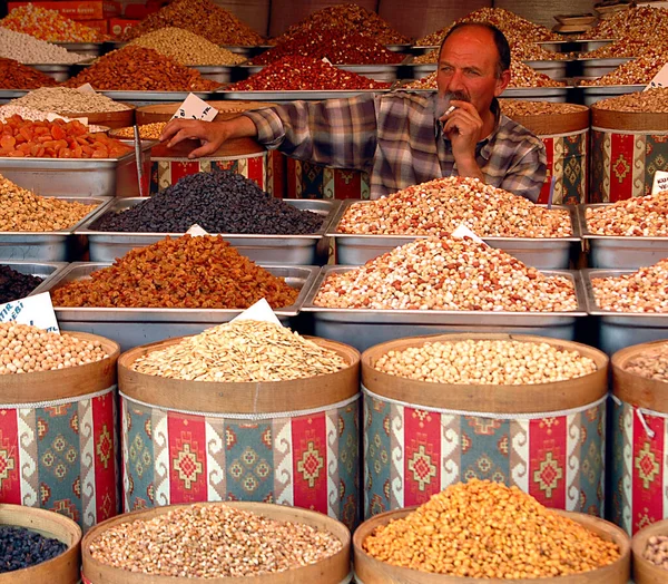 Nuts Seller Market — Stock Photo, Image