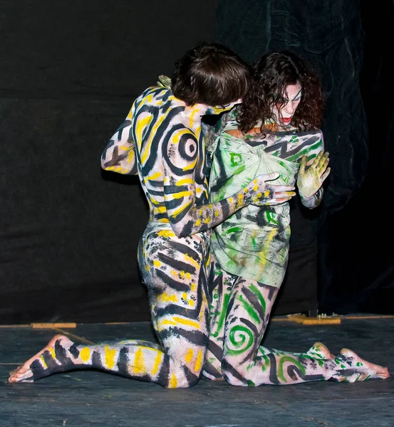 在明子戏剧节表演服装和化妆的表演者 以色列 — 图库照片