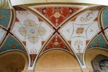  Aziz Peter ve Paul Bazilikası yakınlarındaki Vysehrad Mezarlığı ve mezarları