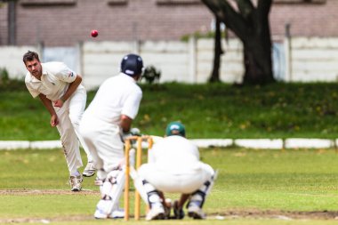 Bowling Topu Vurucusu Kriket
