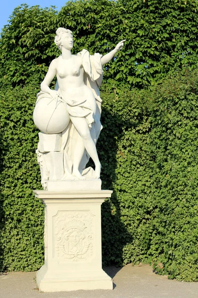 Belvedere Palace Garden Socha — Stock fotografie