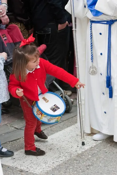 Penitente Con Bastone Argento Durante Una Processione Della Settimana Santa — Foto Stock