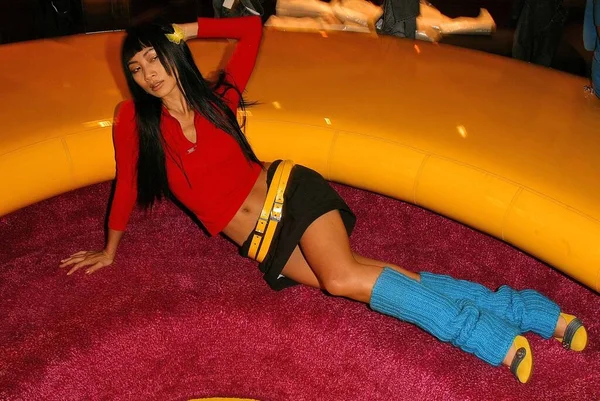 Bai Ling Durante Miss Sexty Actriz Posando Sofá Los Angeles —  Fotos de Stock