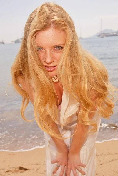 Cannes France Actrice Danoise Gry Wernberg Bay Posant Sur Plage — Photo