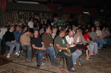 Komik talk şovdaki insanlar 