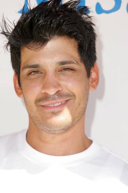 Ed Hardy Katrina Yardım Programını sunuyor. Ünlülerin İmza Günü.