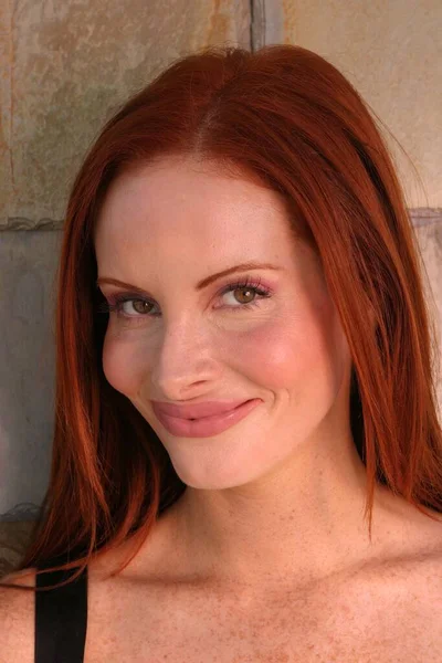 Актриса Червоного Волосся Фібі Прайс Позує Камеру Каліфорнія Санта Моніка — стокове фото