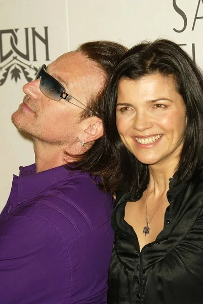 Bono Son Épouse Ali Hewson Pendant Nouvelle Ligne Vêtements Commerce — Photo