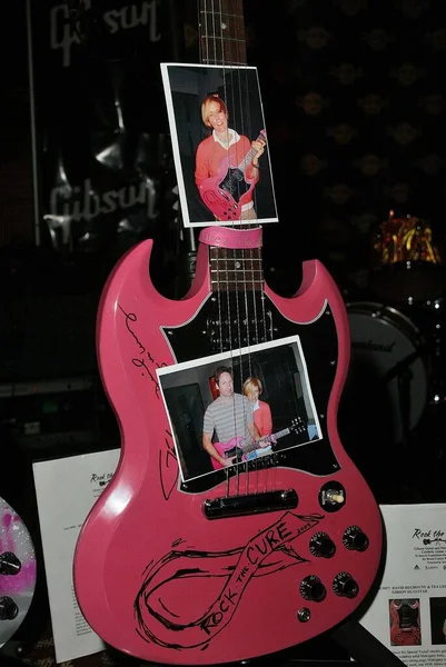 Rock Cure Celebrity Decorated Guitar — Stock Photo, Image