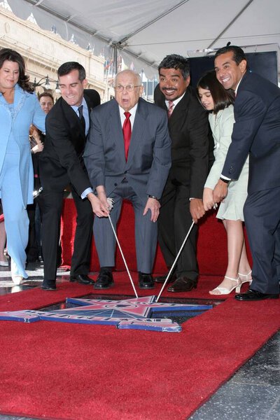  Голливудская прогулка Джорджа Лопеса
 