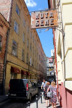 lviv rahat caffe ile sokakta