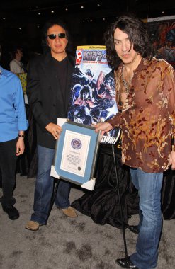 Wizard World Convention, Platinum Stüdyoları Inc. ve Kiss Comics Group 'un dünyanın en büyük çizgi romanını, Los Angeles Kongre Merkezi' ni, CA 03-16-07