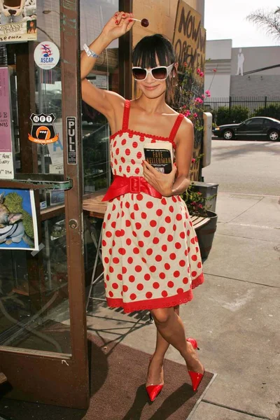 Bai Ling Wearing Polka Dress Posing Camera Lollipop Candy Hollywood — Stock Photo, Image