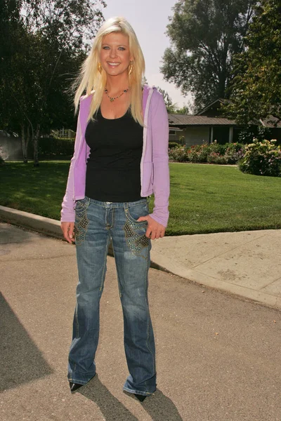 Tara Reid Trägt Tag Jeans Set Des Senior Skip Day — Stockfoto