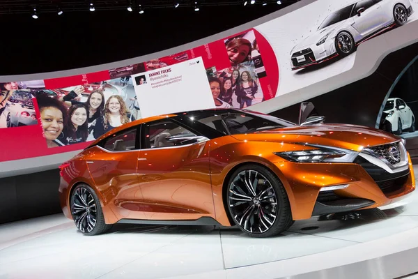 Orange Nissan Sport Sedan North American International Auto Show Января — стоковое фото