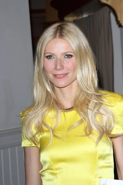 Gwyneth Paltrow Een Signeersessie Voor Father Daughter Williams Sonoma Beverly — Stockfoto