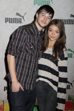 Puma sunar Riddim + Run yardım tabanı Siren Stüdyolarında 12 Ekim 2011 'de Hollywood, Kaliforniya' da düzenlendi.