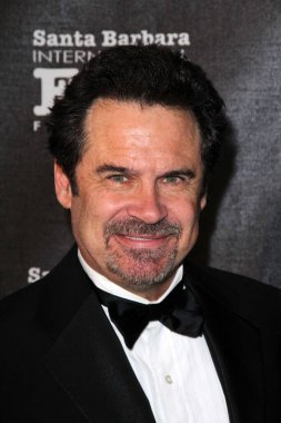 Dennis Miller, SBIFF 2011 Kirk Douglas Ödülü 'nde Michael Douglas, Four Seasons Biltmore, Santa Barbara, CA 