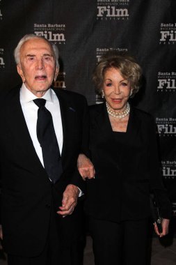 Kirk Douglas ve Anne Douglas SBIFF 2011 Kirk Douglas Ödülleri 'nde Michael Douglas, Four Seasons Biltmore, Santa Barbara, CA 