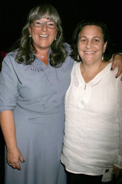 Marta Kauffman ve Roberta Grossman