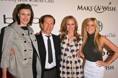 Brenda Strong ve Manny Mashouf ile Melora Hardin ve Kristin Cavallari