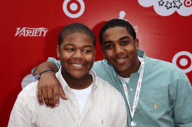  Kyle Massey ve Christopher Massey, St. Jude yararına düzenlenen 
