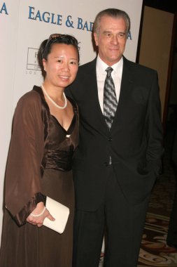 Yin Jiang ve Tom Hallick