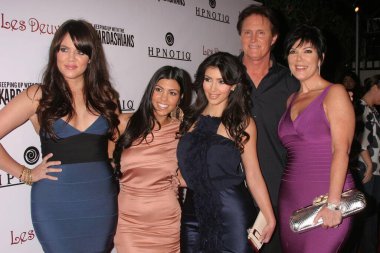 Khloe Kardashian, Kourtney Kardashian, Kim Kardashian, Kris Jenner ve Bruce Jenner
