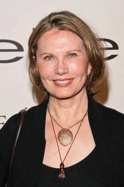 Maud Adams, popüler etkinlikte ünlü.