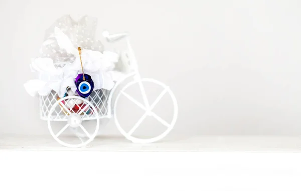 Amulette Mauvais Oeil Sur Vélo — Photo