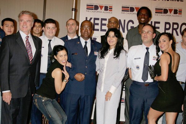 Мбаппе Перес и Мария Конта Алонсо с AC Green и Майрой Вероника, знаменитости на популярном мероприятии