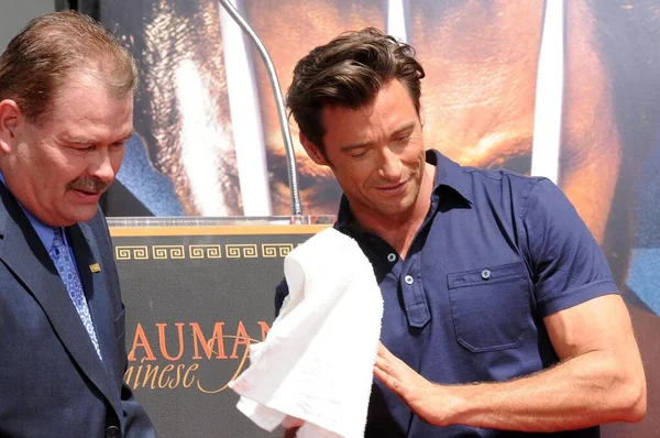 Hugh Jackman Ceremonii Uczczenia Hugh Jackmana Odciskami Dłoni Stóp Dziedzińcu — Zdjęcie stockowe