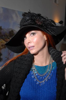 Phoebe Priceat, Phoebe Price 'ın tasarımları ve Stella ve Dot Mücevherleri Jennifer Blanc' ın özel konumu, Hollywood, CA