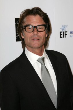 Harry Hamlin, Beşinci Cadde 'deki 14. Geleneksel Saks' ın 'Unutulmaz Akşam Vakfı' nın Kadın Kanser Araştırma Fonu yararına. Beverly Wilshire Oteli, Beverly Hills, CA. 02-10-09