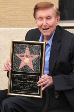 Sumner Redstone Sumner Redstone Star 'da Hollywood Şöhret Yolu, Hollywood, CA 03-30-12