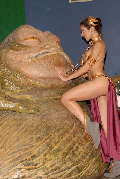 Jabba Hutt Och Adrianne Curry Slave Leia Dräkt Star Wars — Stockfoto