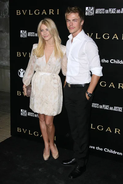 Julianne Hough ve Derek Hough, Simon Fuller ve Paul Haggis 'i onurlandıran Bvlgari Özel Etkinliği' nde Barış ve Adalet için Çocuklar ve Sanatçılar, Özel Yer, Beverly Hills, CA. 01-13-11