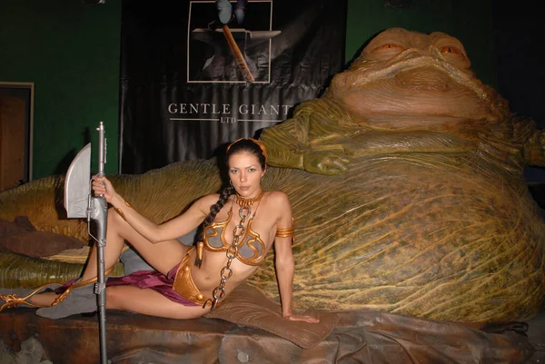 Jabba Hutt Adrianne Curry Rabszolga Leia Jelmezben Star Wars Karakterekkel — Stock Fotó