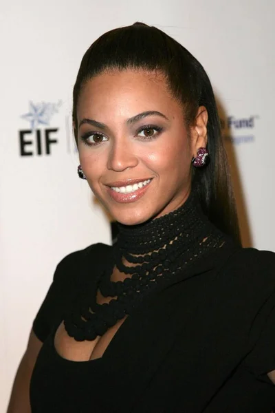 Beyonce 14Th Annual Saks Fifth Avenue Unforgettable Evening Hotel Beverly — Fotografia de Stock