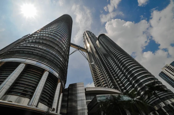 吉隆坡 马来西亚国家石油公司双子塔的一般视图 — 图库照片