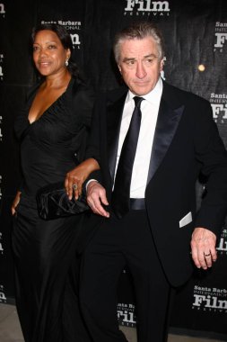 Grace Hightower, Robert De Niroat 7. Yıllık Santa Barbara Uluslararası Film Festivali Kirk Douglas En İyi Film dalında Robert DeNiro, Bacara Resport and Spa, Santa Barbara, CA 12-08-12