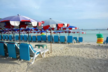 Relaxing in holiday at the beach and blue sky at Koh Larn, Patay