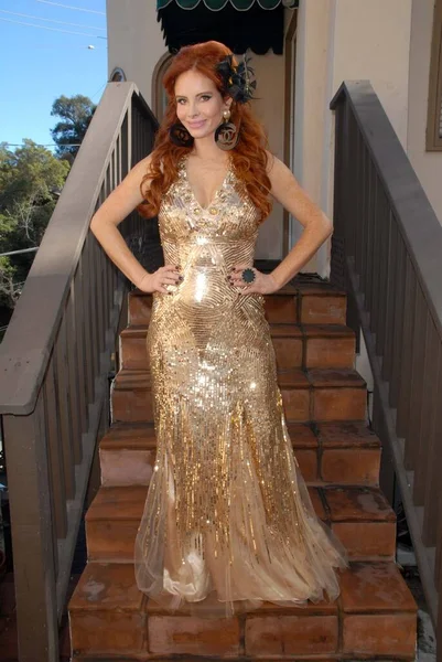 Phoebe Price Vistiendo Vestido Dorado Los 40Th American Music Awards — Foto de Stock
