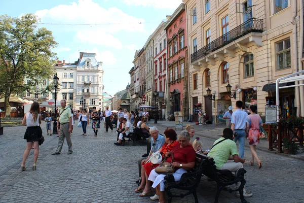Straße Lviv Mit Menschen Die Sich Erholen — Stockfoto