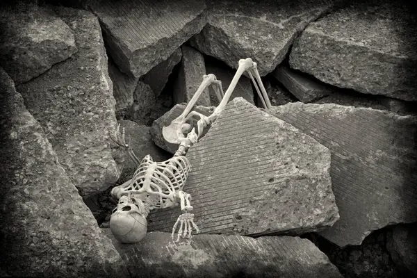 Apocalypse Skeleton Rocks — ストック写真