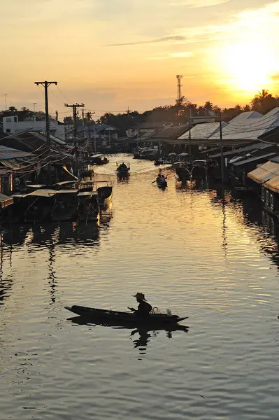 Zachód Słońca Pływającym Rynku Ampawa Samut Songkram Tajlandia — Zdjęcie stockowe