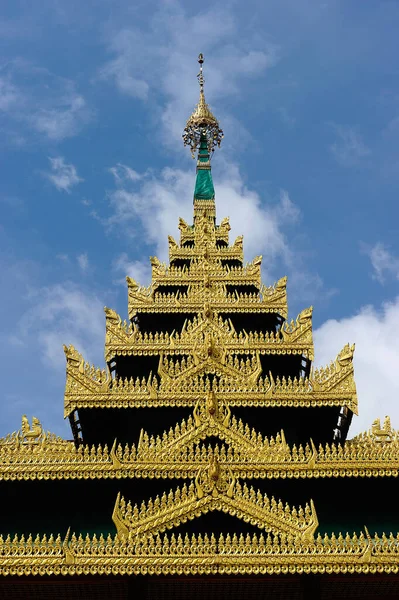 Крыша Храма Сангкрабури Канчанабури Таиланд — стоковое фото